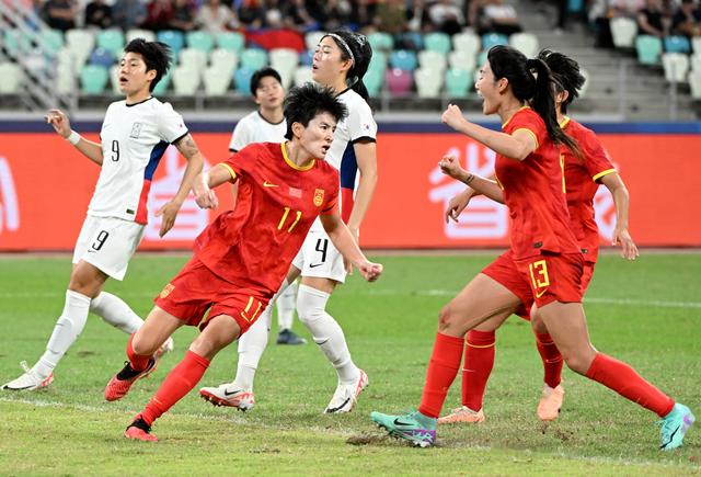 凯发k8官网-国际女足赛场热情高涨，球迷狂热支持的简单介绍