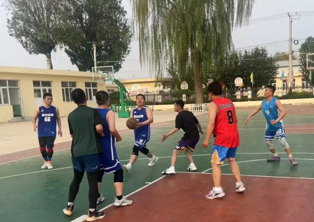 篮球群英汇聚：世界巨星参加友谊赛的简单介绍