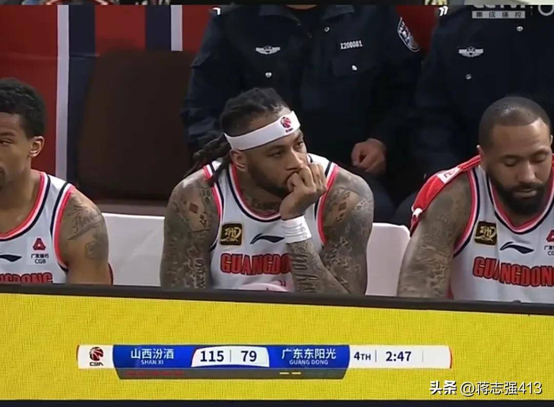 包含广东球队在客场逆袭，收获关键胜利的词条