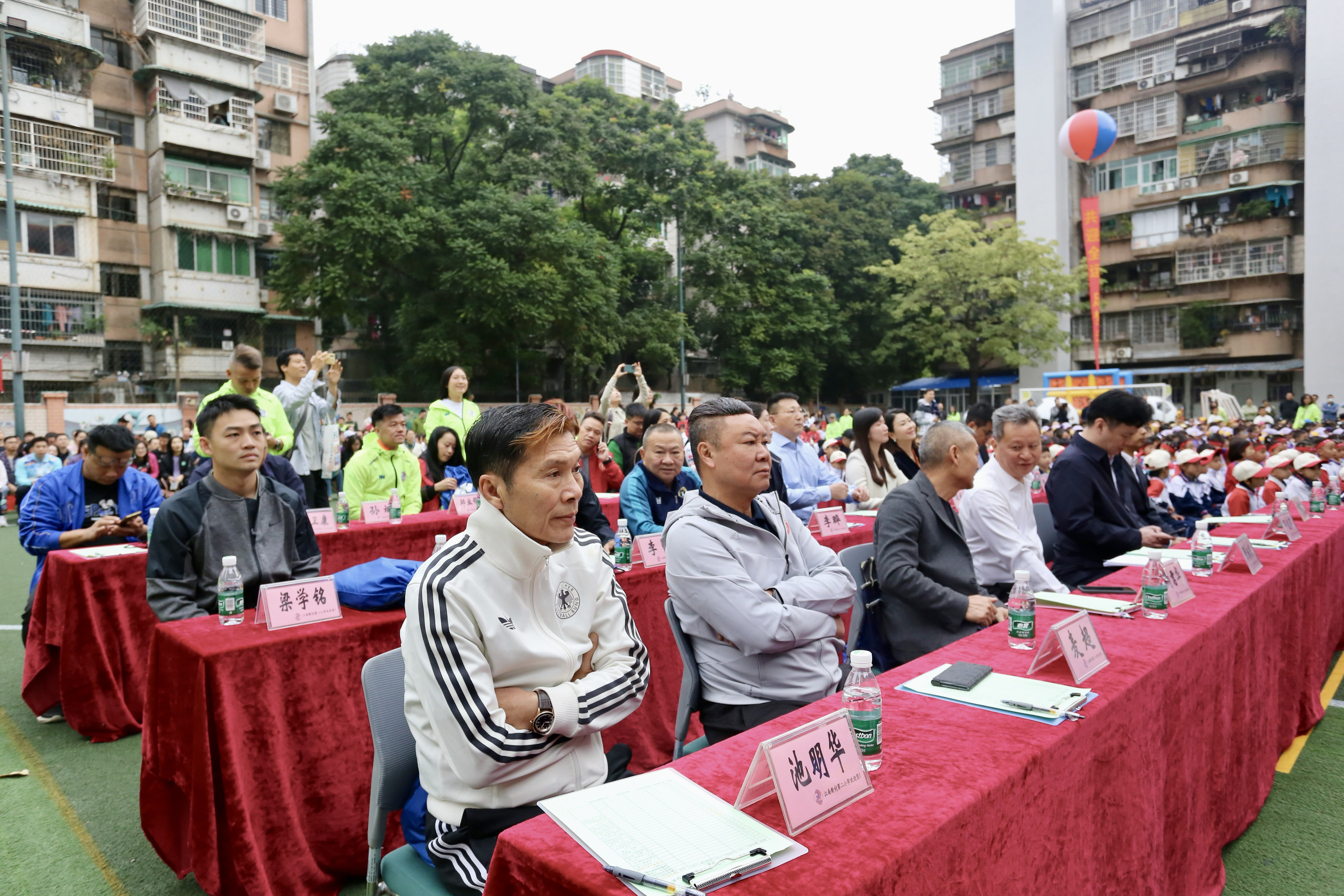 足球名将成立慈善基金会，关爱更多弱势群体的简单介绍