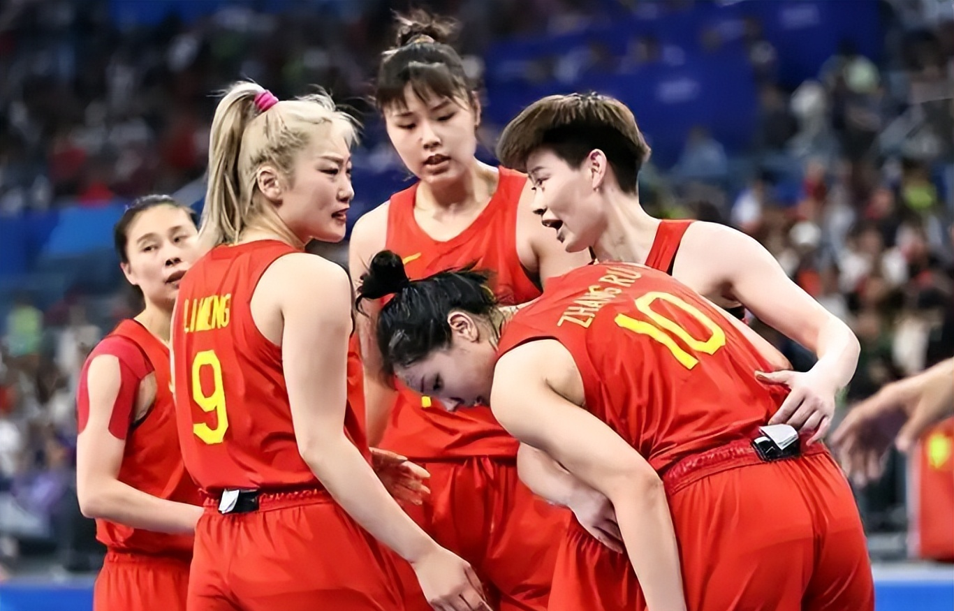女篮赛事打破僵局，选手斗志昂扬