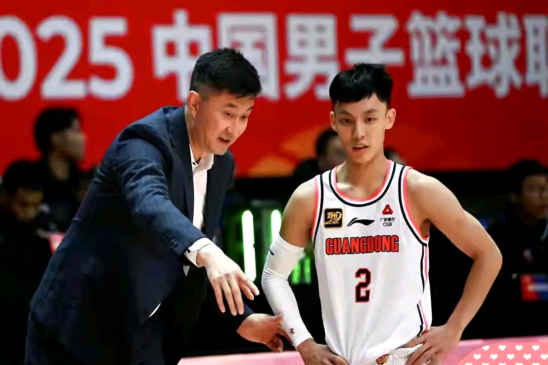 凯发k8国际版-关于战术配合愈发默契，球队整体士气高涨的信息