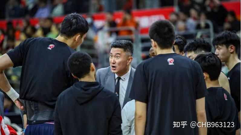 西藏男篮再次战胜对手，实力崭露头角