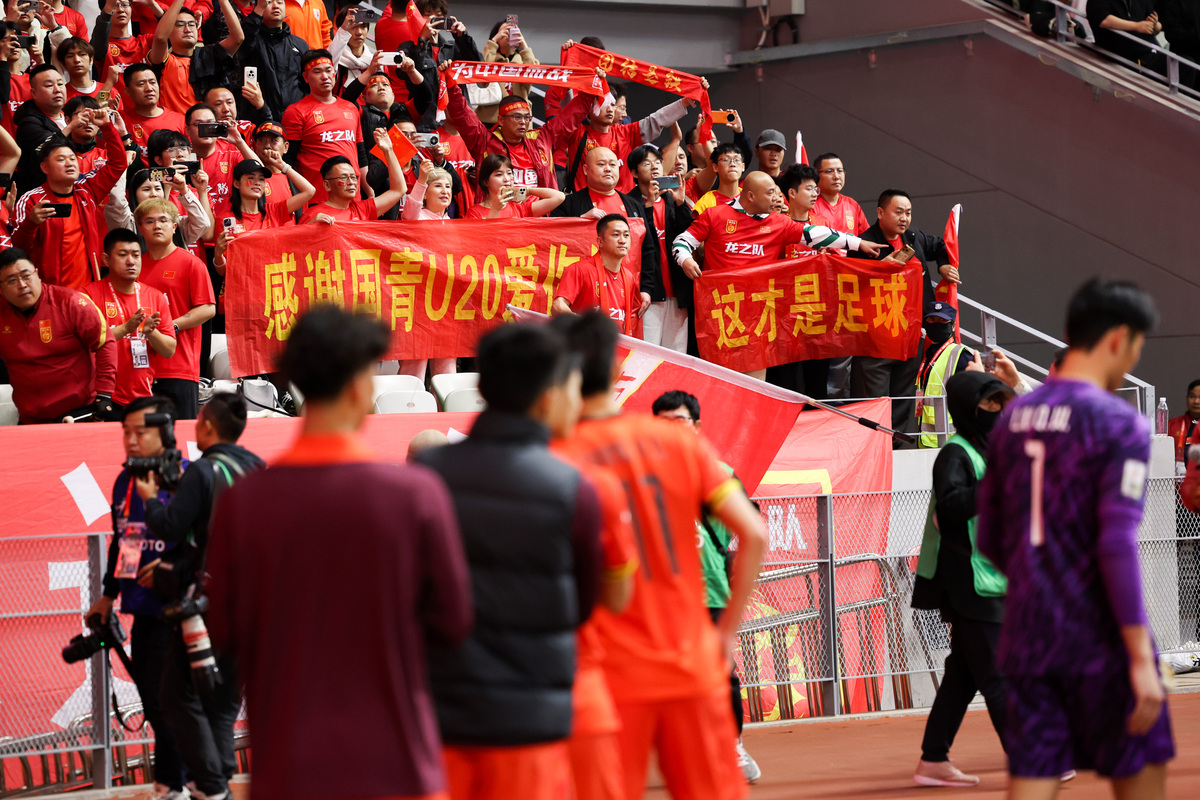 关于亚洲足坛热闹非凡，国内球队热火朝天备战的信息