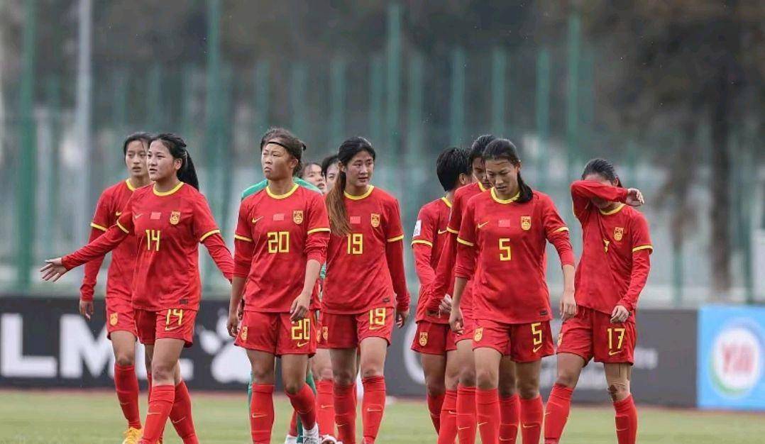 包含世界足坛盛事：女足经典较量成为焦点赛事的词条