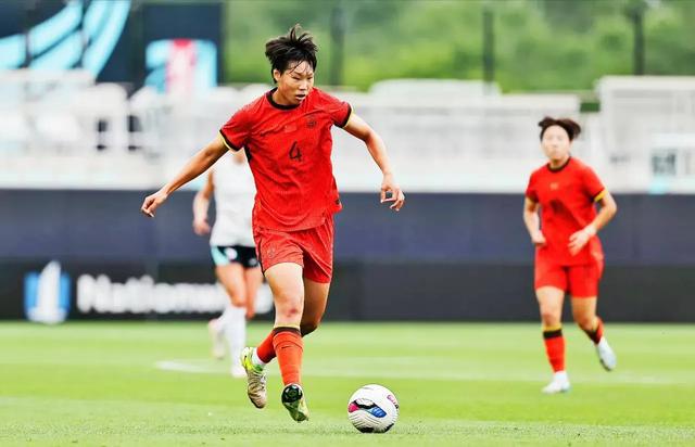 关于日本女足球员成为亚洲最佳射手的信息