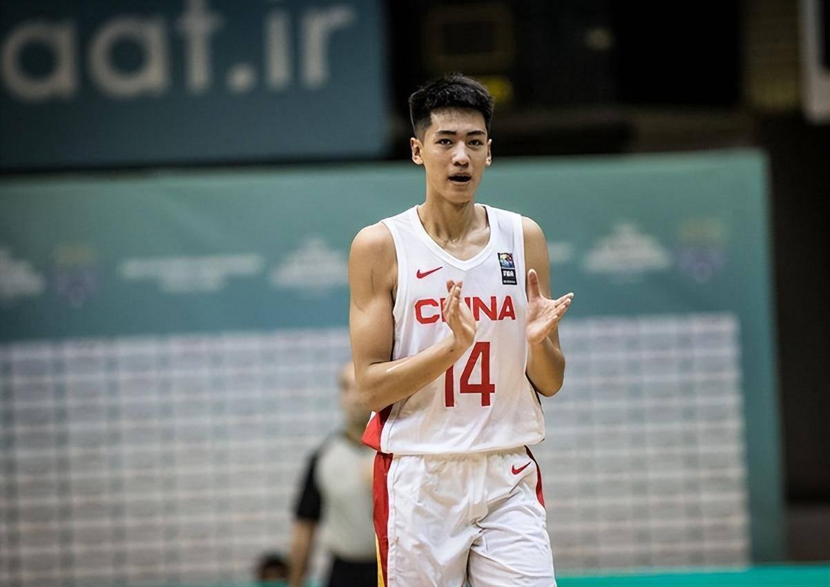 新星横空出世！篮球风云再起！