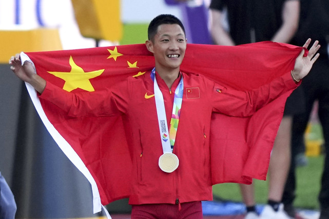 关于球员个人表现出色，突破职业生涯新高度的信息