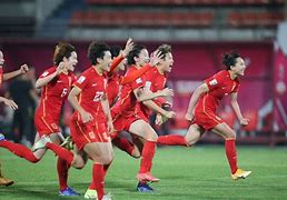 包含亚洲杯半决赛：韩国女足与澳大利亚队争夺门票的词条