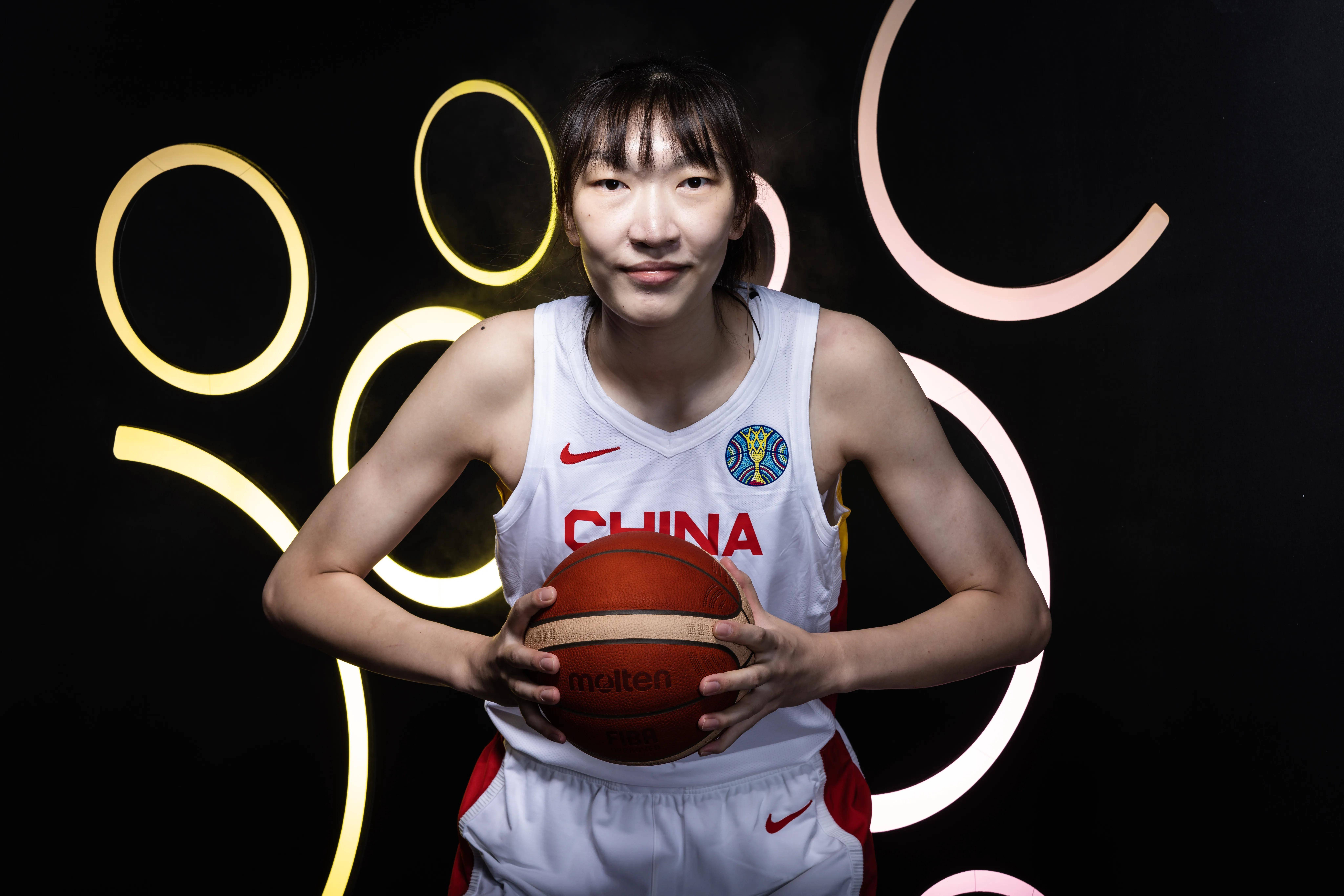 女篮职业联赛选秀盛况空前，新秀精英崭露头角