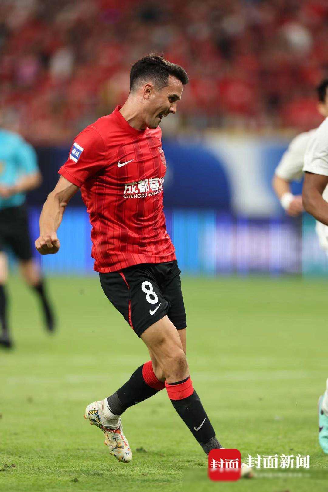 凯发娱乐平台-加拿大田径选手以微弱优势获得胜利，击败对手