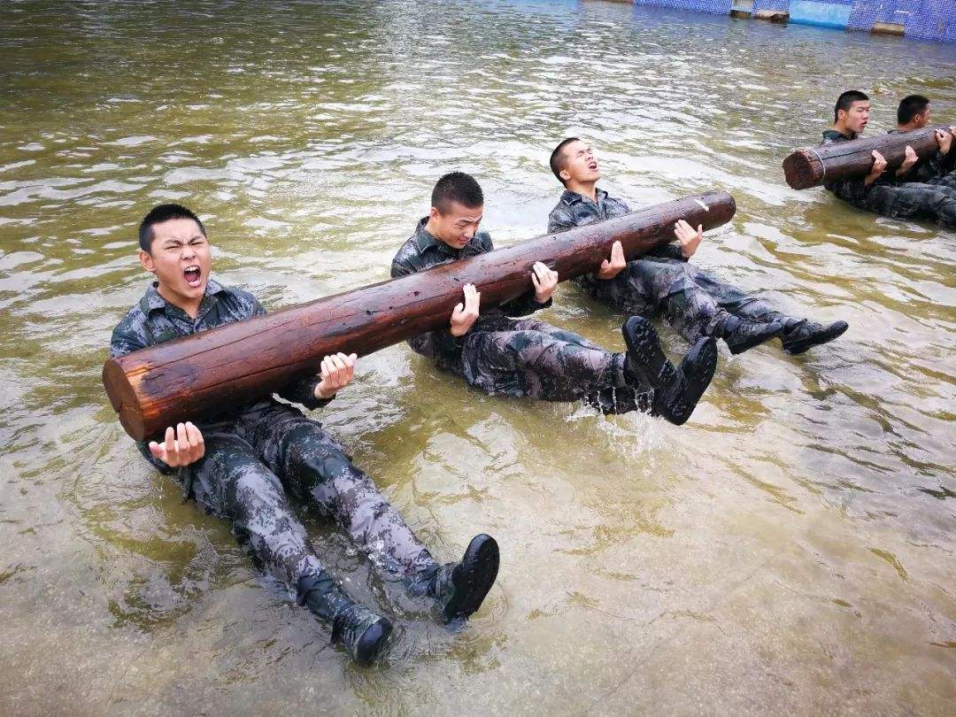 热血激情，队员勇往直前奋战的简单介绍