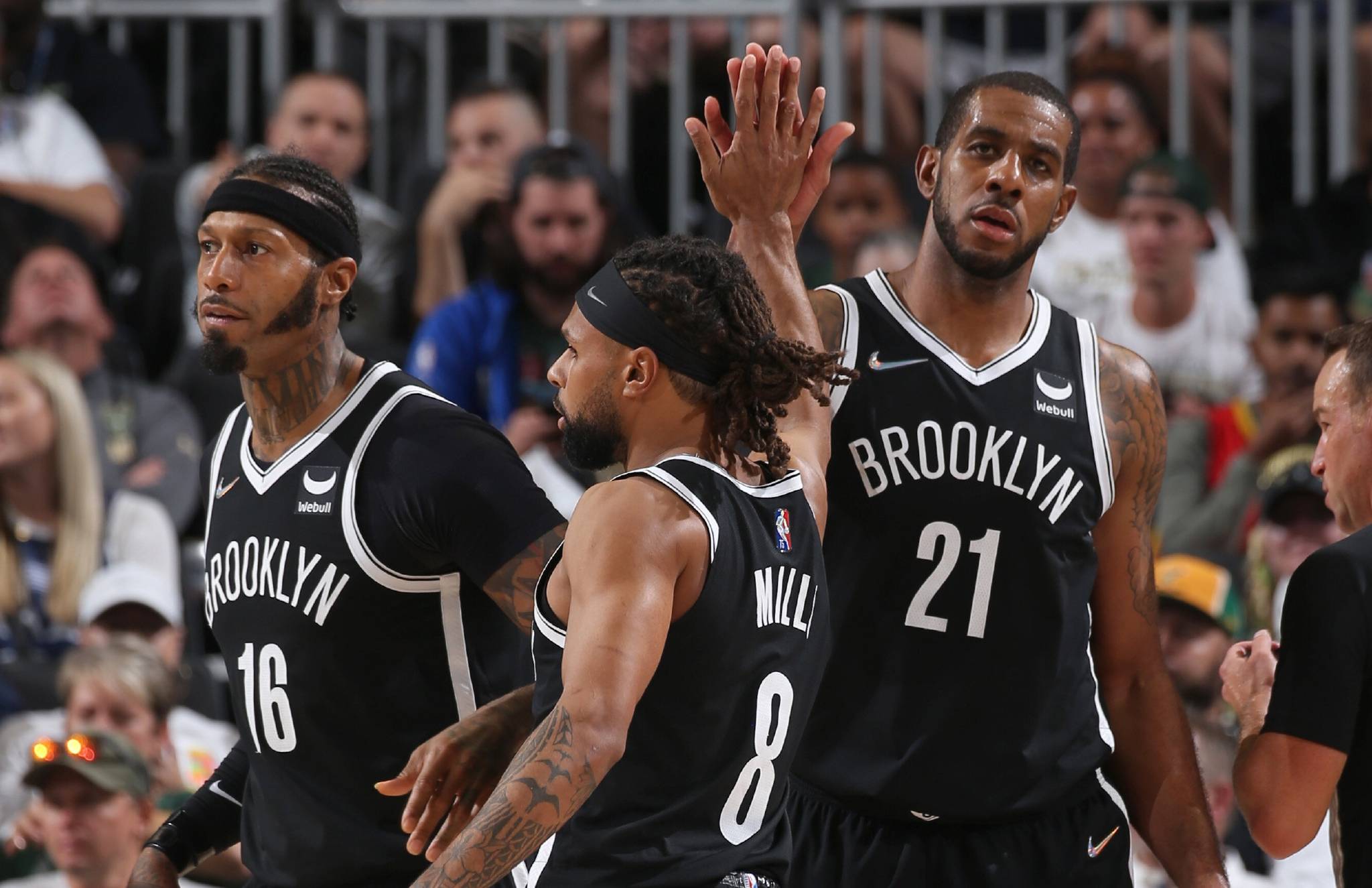 凯发k8官网-篮网险胜出线，关键时刻发挥关键球员