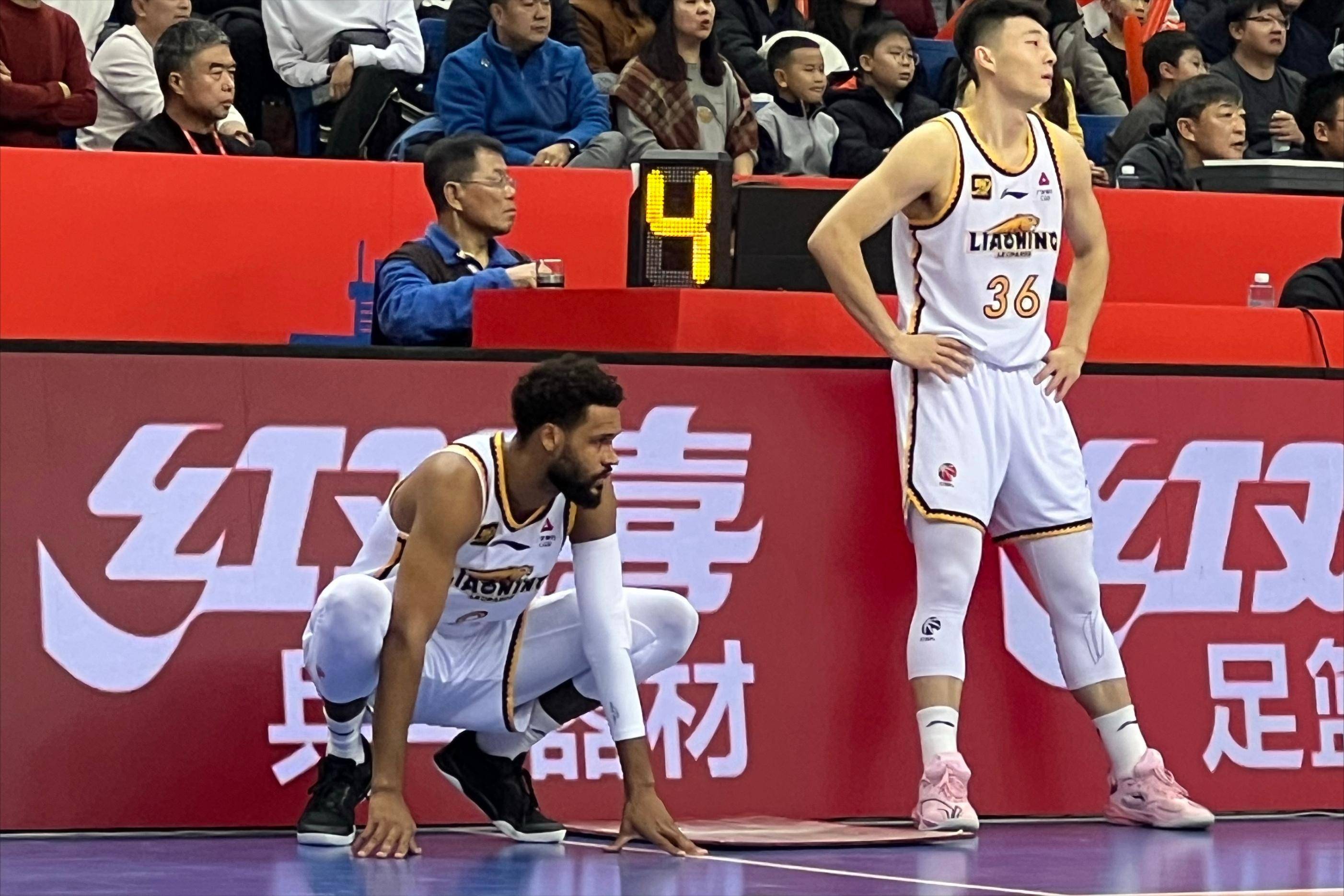 包含沈阳东亚客场不敌对手，遗憾失利！的词条