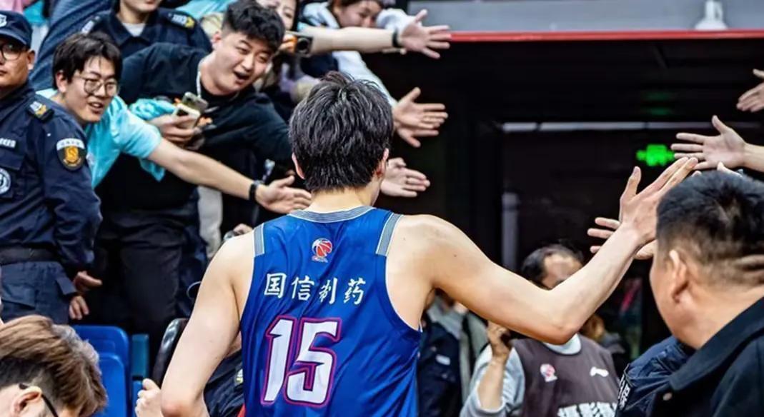 广厦队关键球员复出，备战决胜一战