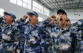 队员斗志昂扬，决战在即备战齐心协力的简单介绍