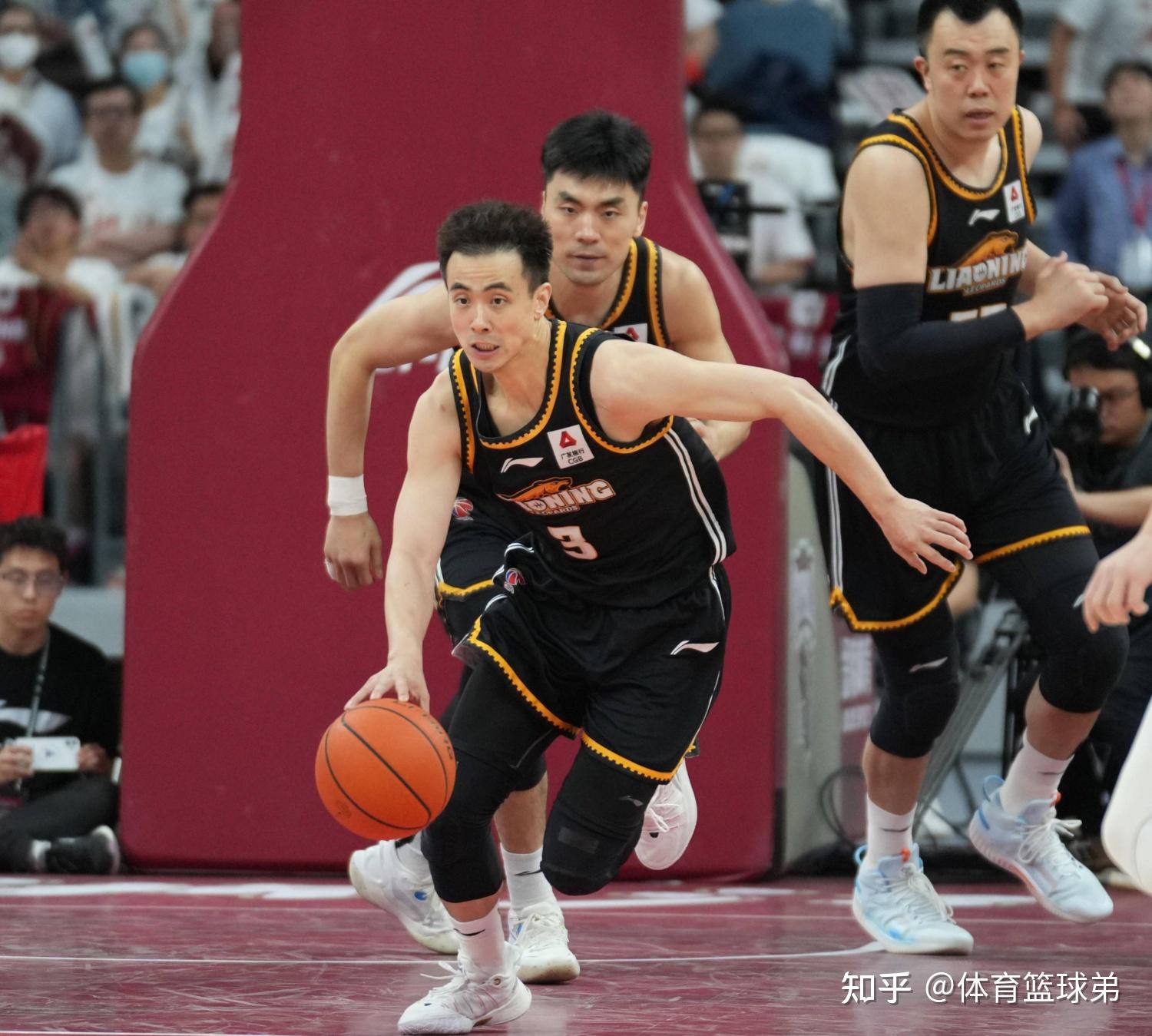 深圳男篮客场告捷，击败辽宁队
