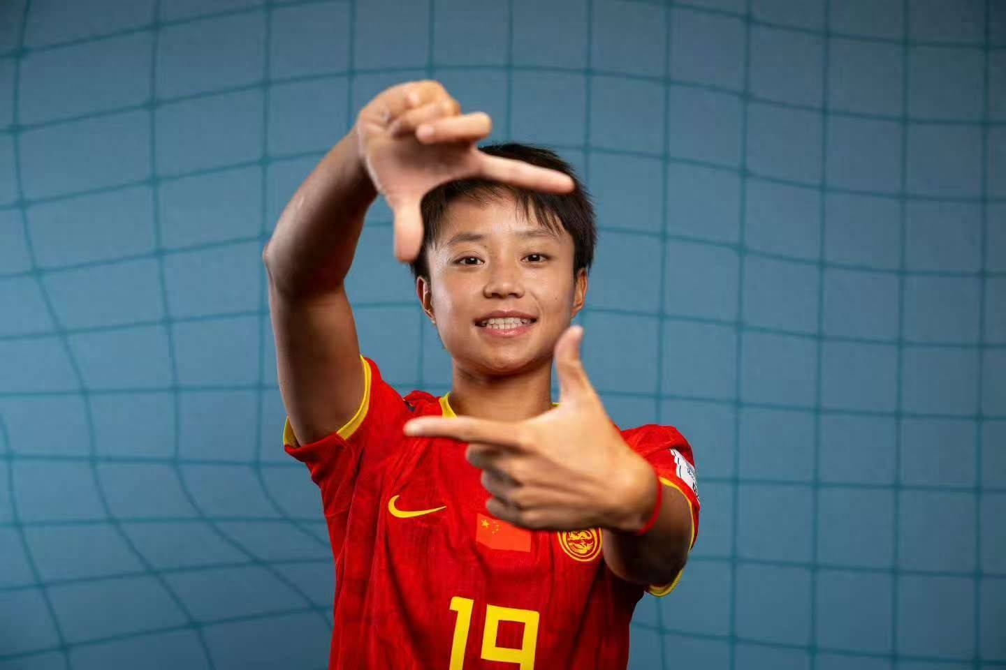 国际赛场上顶尖女足选手的精彩表现吸睛