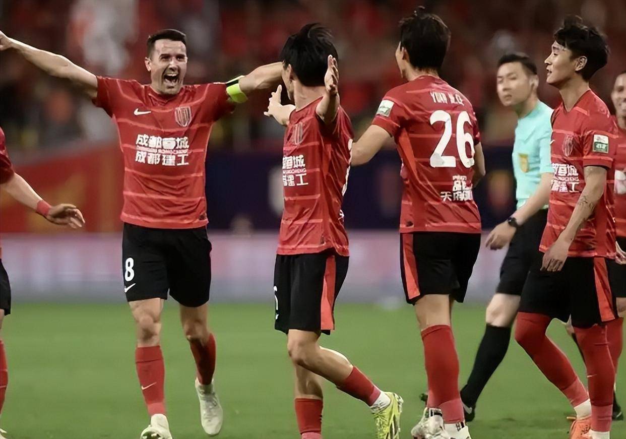 关于一触即发！中超联赛战队角逐激情澎湃的信息